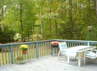 6 Driftwood Ln, Norwalk, CT 06851