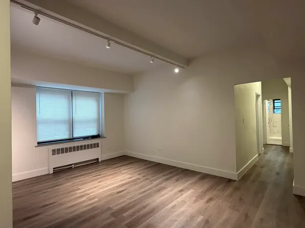 52-24 65th Pl, Queens, NY