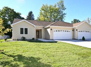 420 3rd St SE, Cokato, MN 55321