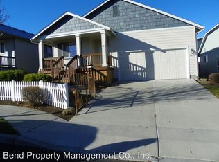 3645 SW 30th St, Redmond, OR 97756