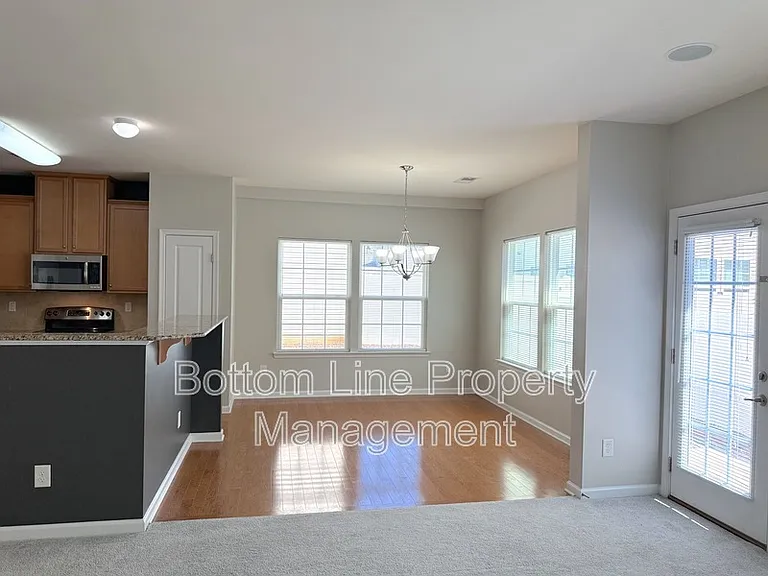 7562 Red Mulberry Way — Photo 8