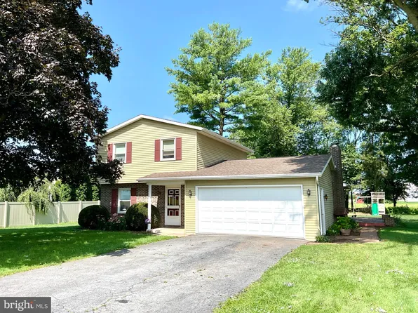 9 Buch Mill Rd, Lititz, PA 17543