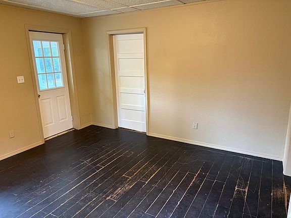 4th image of 820 N 27th St