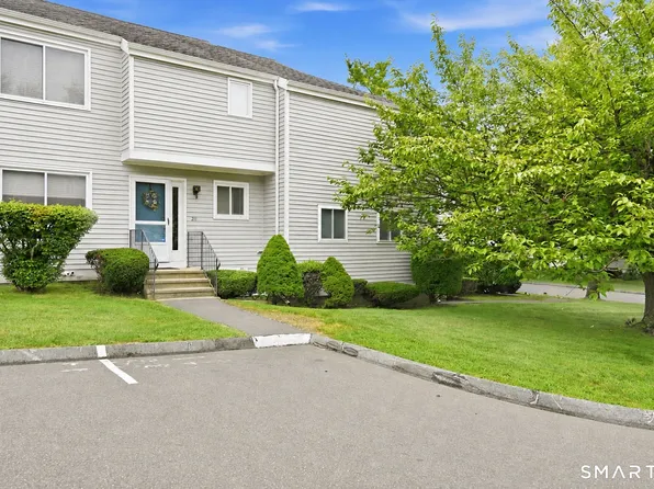 211 Greens Farm Road #211, Branford, CT 06405