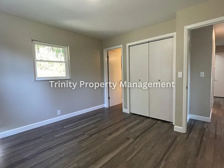 305 Michael St — Photo 15