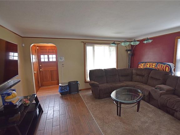 2nd image of 3801 Lincoln Ave