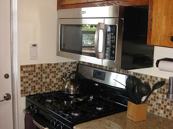 Kitchen - Gas Oven/Range