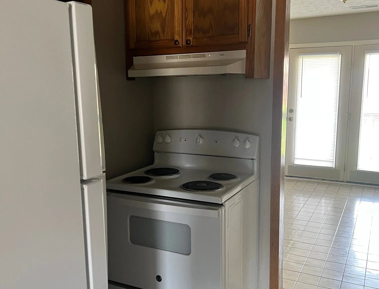 2 bed, 1100 sqft, $825 — Photo 3