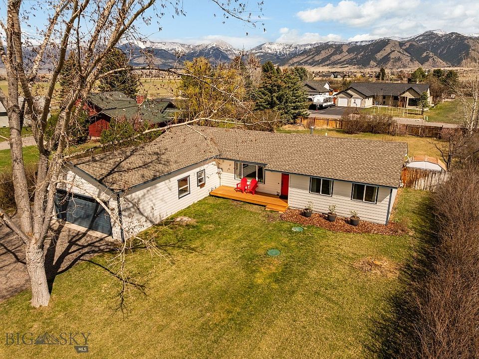 1st image of 3210 E Hollyhock Dr