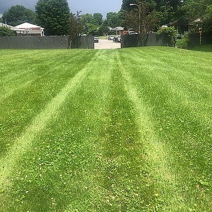 2nd image of 2439 La Rochelle Rd