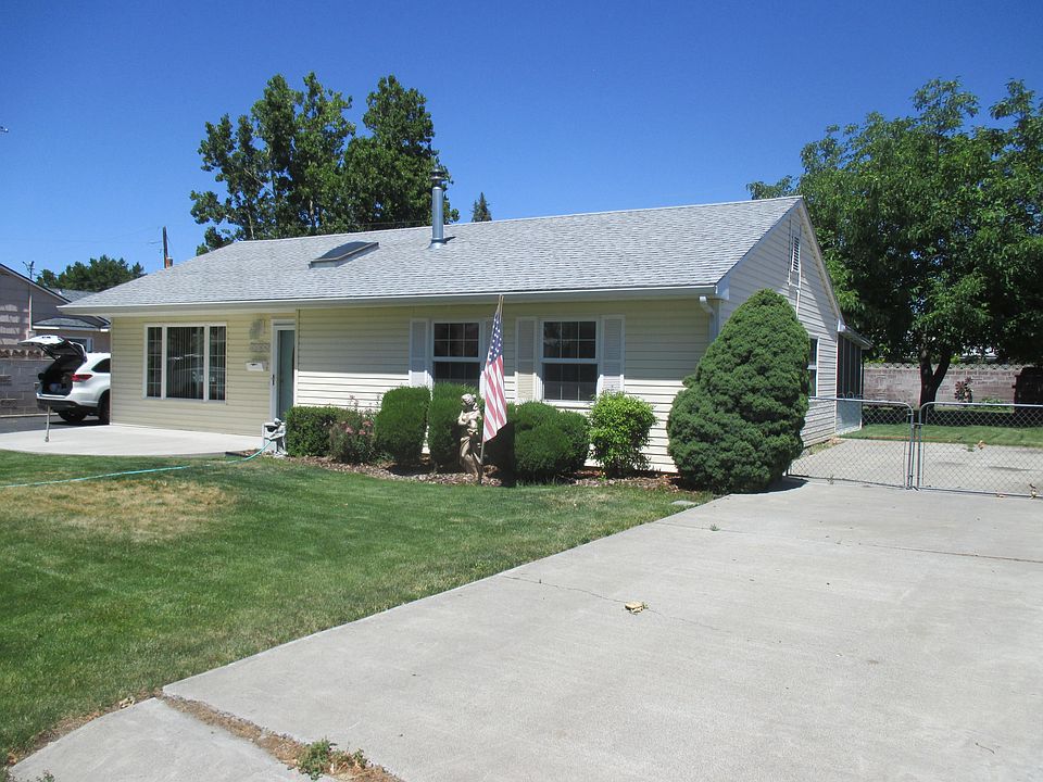 1st image of 1104 Cottonwood Dr