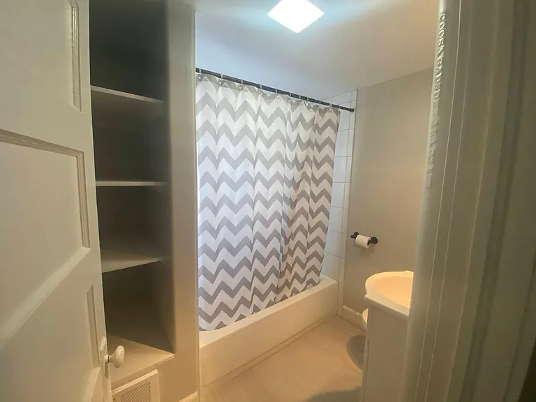 349 1/2 N Buchanan Ave — Photo 8