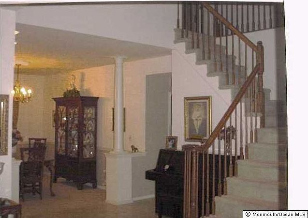 2 story foyer