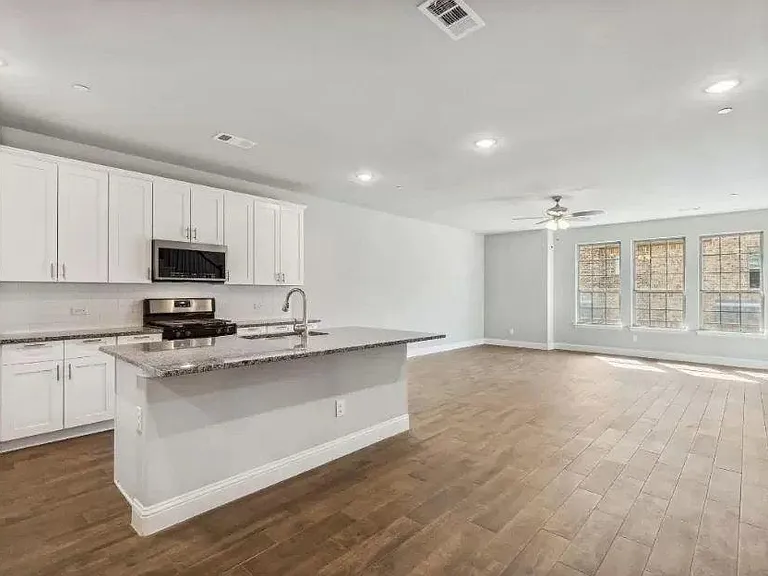 207 Suma Dr — Photo 11