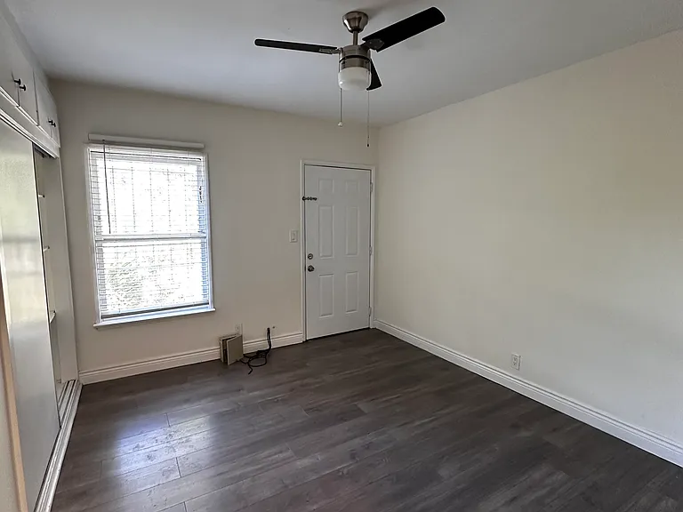 2073 Ivar Ave #2 — Photo 11