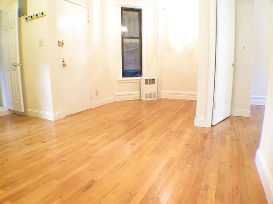 Rented by Glasser Realty LLC | media 21