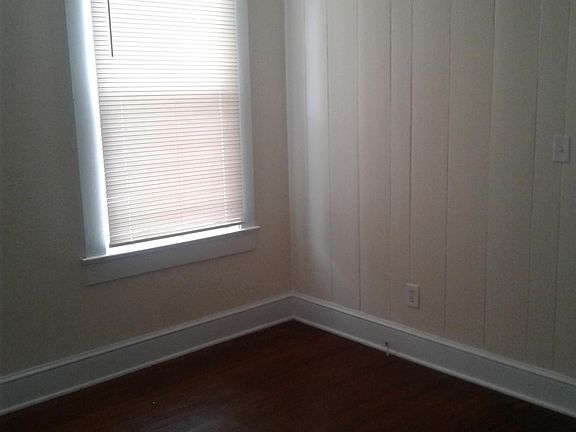 5th image of 558 E Park Ave #4