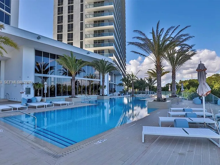 16385 Biscayne Blvd #1818 — Photo 23