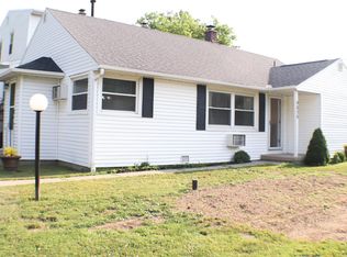 9850 Main St APT A, Clarence, NY 14031