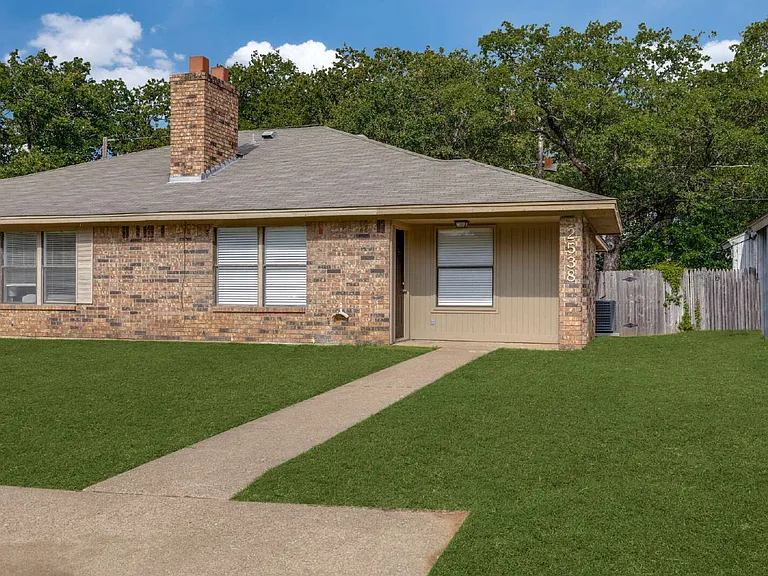 2538 Windy Pine Ln — Photo 1