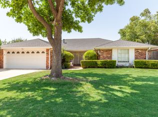 12109 Camelot Dr, Oklahoma City, OK 73120