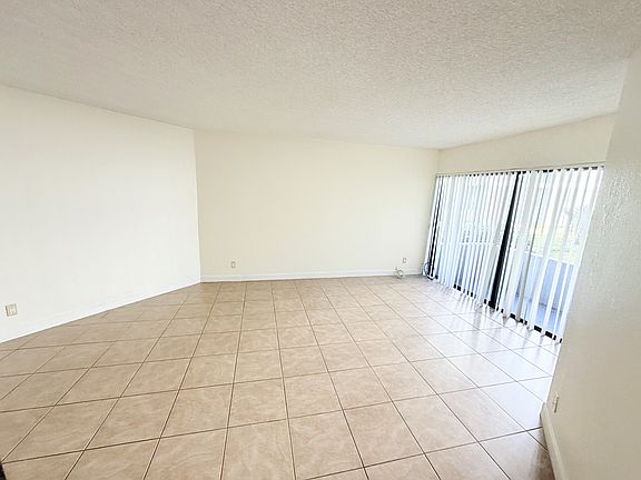 5th image of 1950 N Congress Ave APT 103