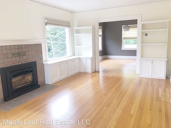 5th image of 2556 Warren Ave N #1