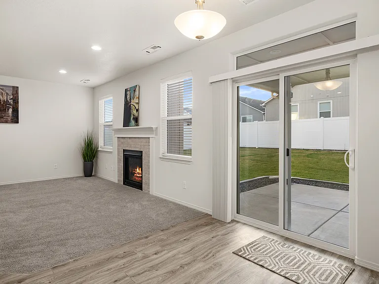 824 S Bulldog St — Photo 10