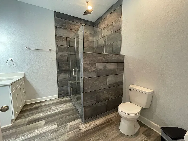 404 S Olive St — Photo 8