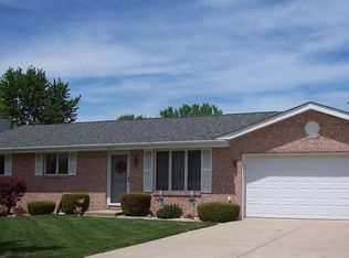1522 W 100th Ave, Crown Point, IN 46307