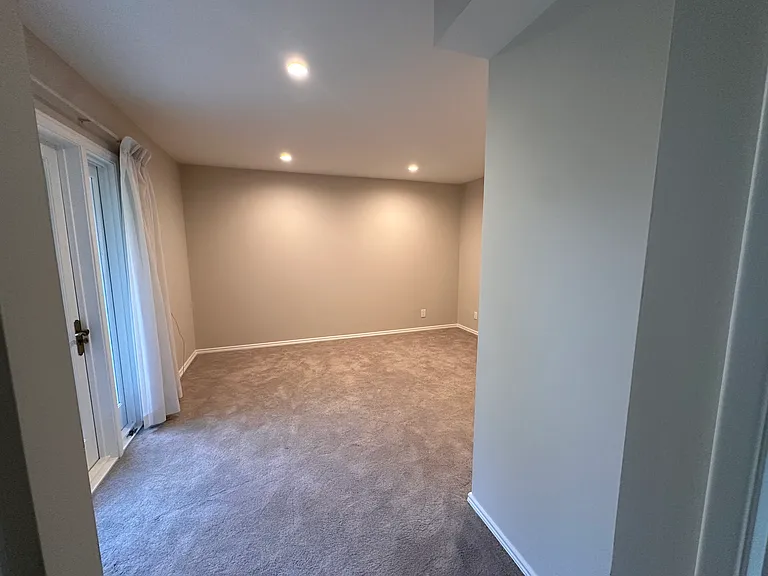 16711 Greenview Ln — Photo 13