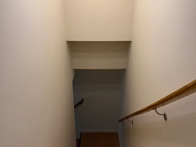 402 Skyline Dr — Photo 18