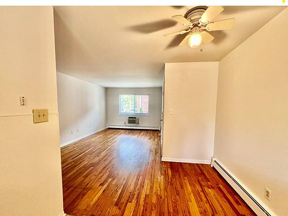 4th image of 677 Park Ave