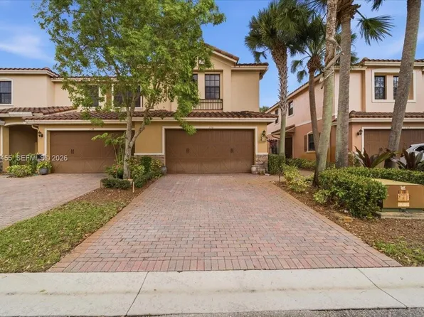110 Riverwalk Cir E, Plantation, FL 33325