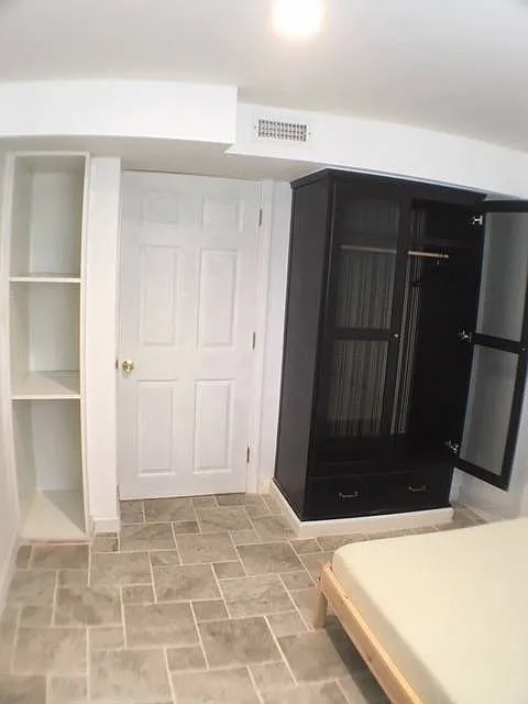 2 bed, 9999 sqft, $2,435 — Photo 4