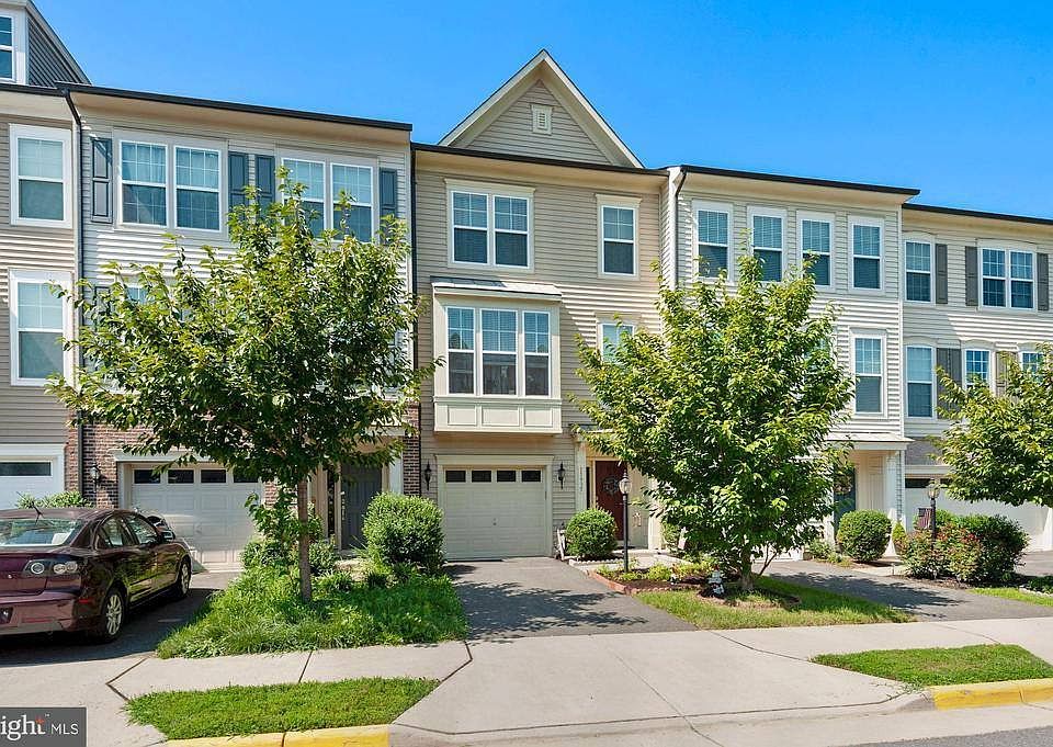 1st image of 11935 Jade Lake Ln