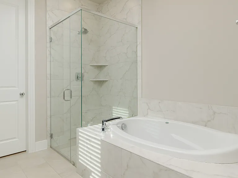 1829 Leo Dr — Photo 15