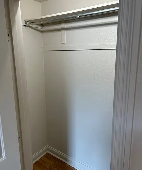6884 Lexington Dr — Photo 11