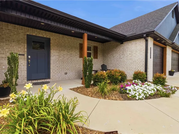 1045 W Garland St, Siloam Springs, AR 72761