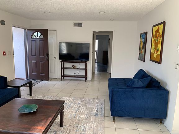 2nd image of 140 Avenida Algodon #B