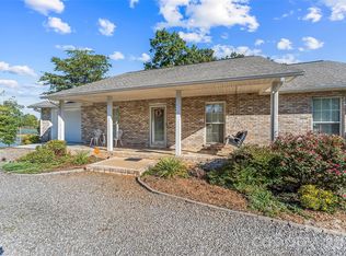 477 14th Avenue Dr NE, Hickory, NC 28601