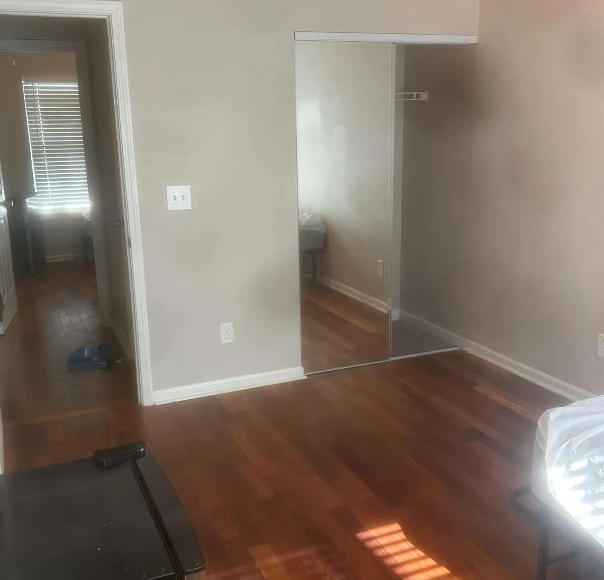 1 bed, 1.5 bath, 1299 sqft, $650 — Photo 2