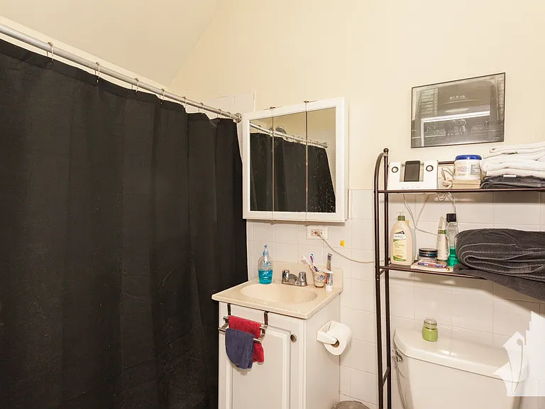 1927 N Kedzie Ave #1R — Photo 13