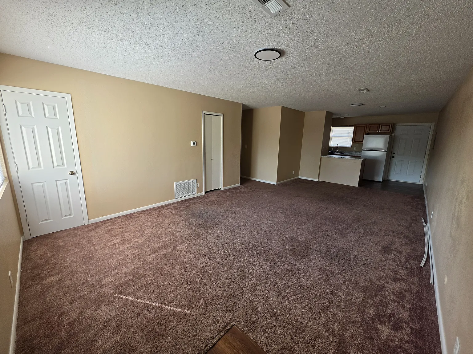 2 bed, 915 sqft, $900 — Photo 1