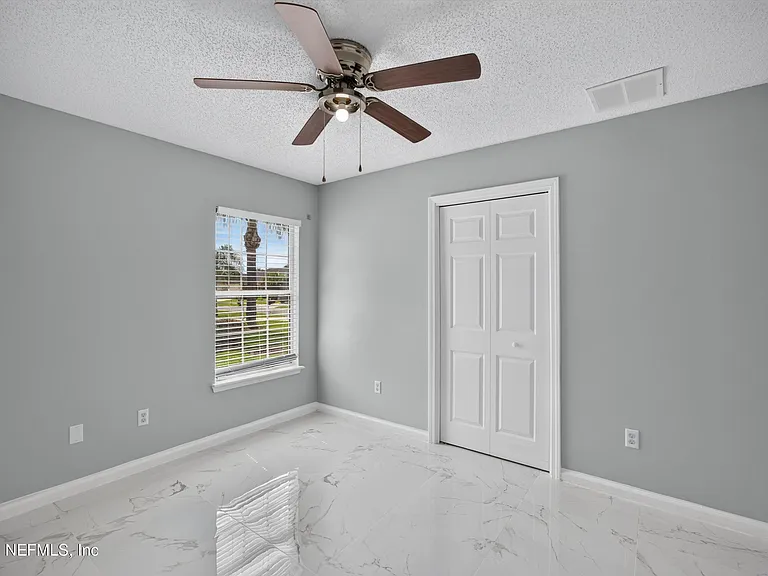 490 Hillside Dr — Photo 26