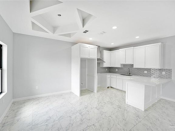 2nd image of 303 Santa Elena