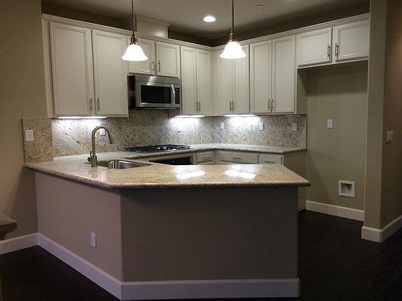 5th image of 489 Umbria Pl