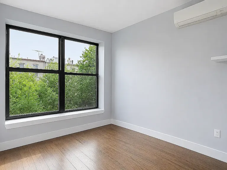 486 Harman St #2H — Photo 9