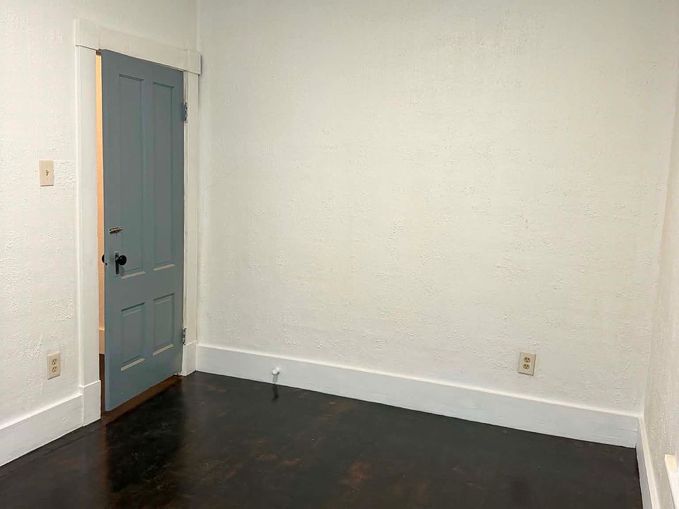 1st image of 16 Grove St #16
