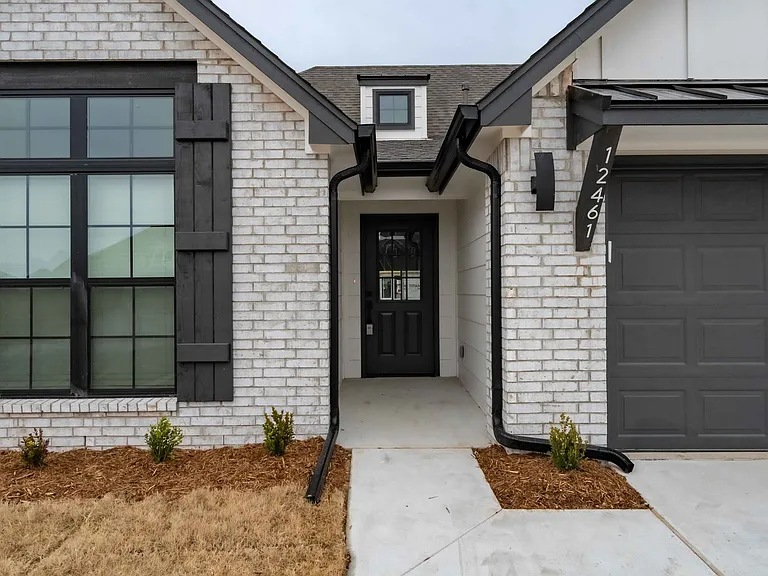 12461 S Lakewood Ave — Photo 3